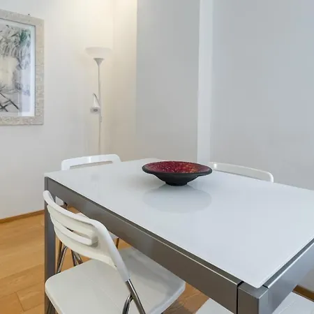 Apartmán Italianway - Agnesi 15 *
